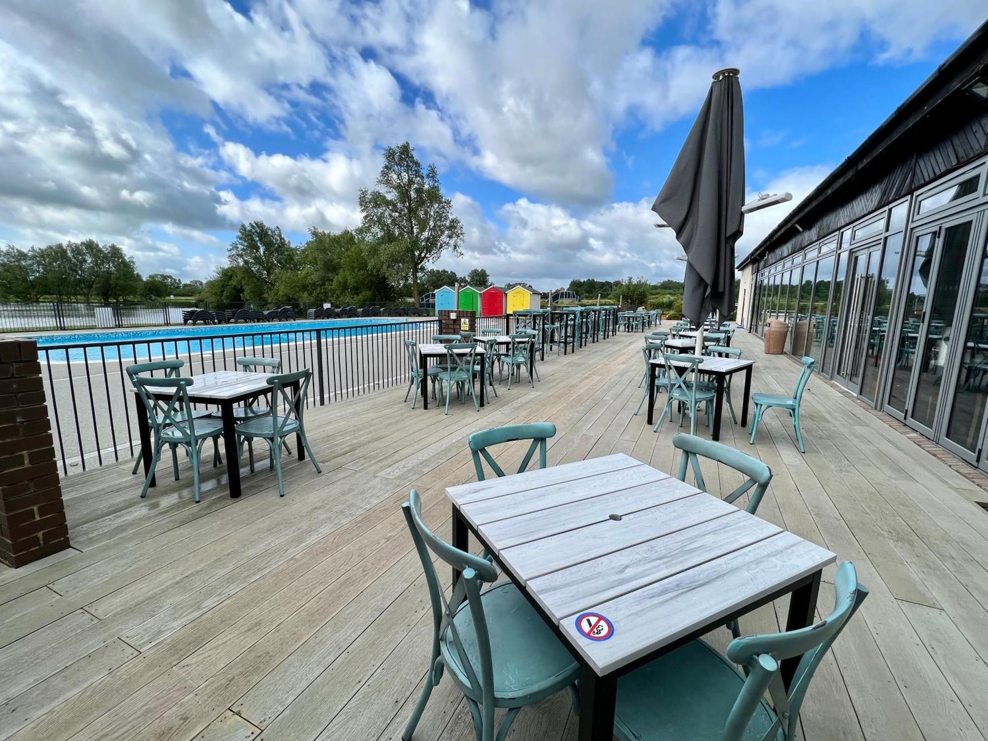 Wildflower, Premium Plus Hot Tub Lodge Саут-Керни Экстерьер фото